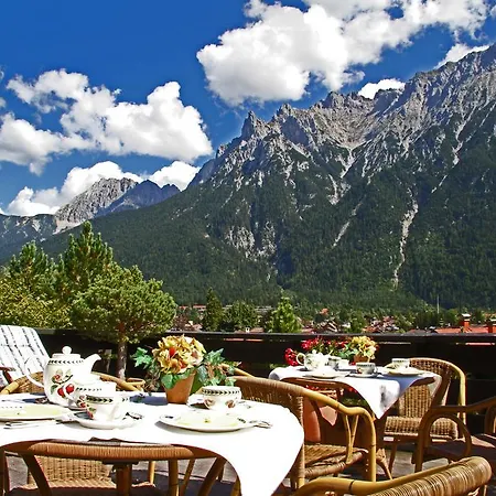Sonnenbichl Hotel 3*